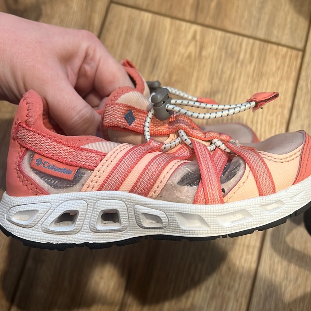 Columbia toddler girl shoes size 9